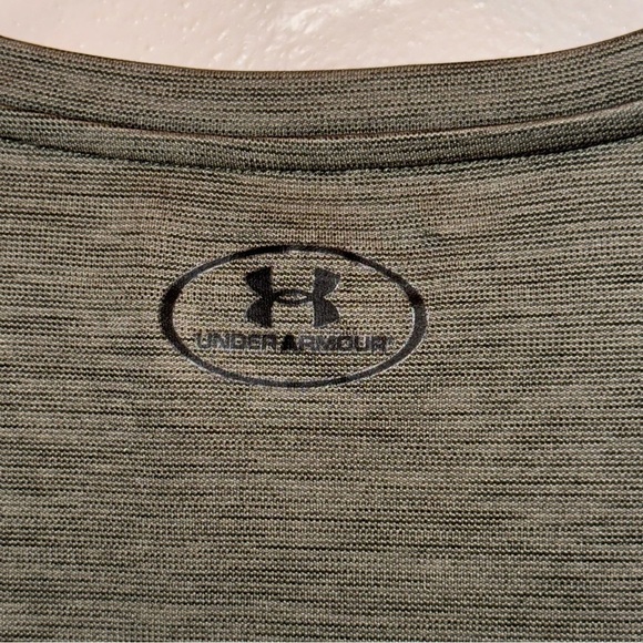 Nike FitDry Crew Neck T-shirt and Under Armour V-neck T-shirt Men’s Size Small - Picture 12 of 12